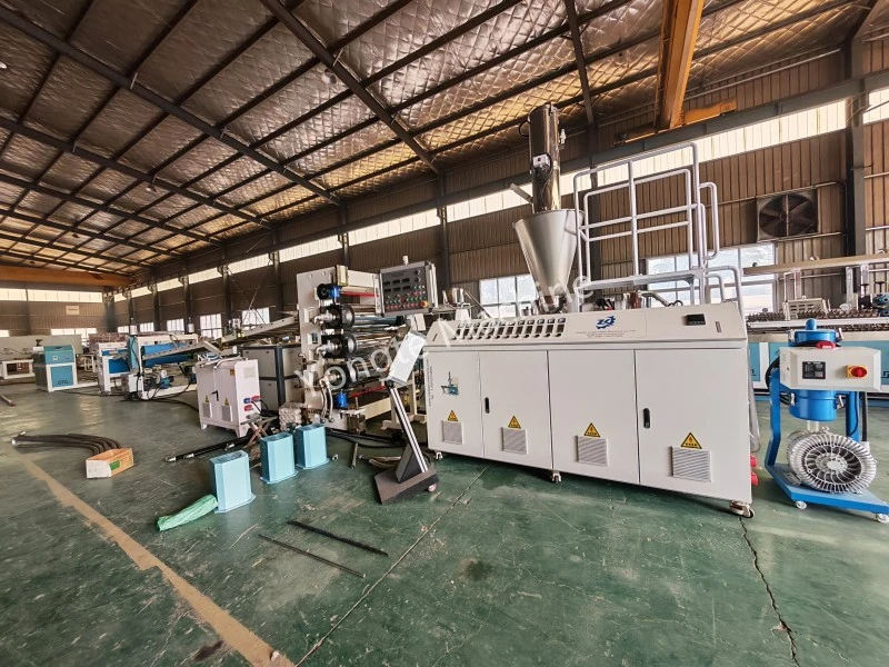 1200 mm PVC-Dünnblech-Extrusionslinie