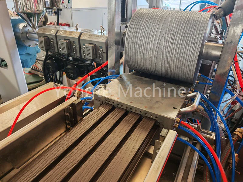 Welches Material kann in der Yongte WPC-Maschine verwendet werden?