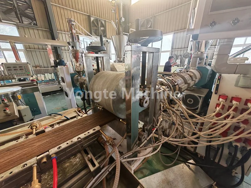 Lösung für Produktionsprobleme bei WPC-Extrudern
