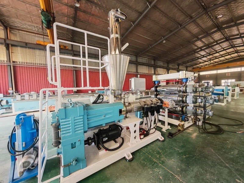 600-mm-PVC-Plattenextrusionslinie für China-Kunden