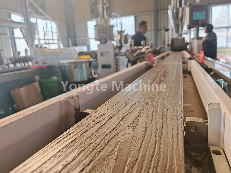 Kunststoff- und Textilabfall-Verbundmaschine