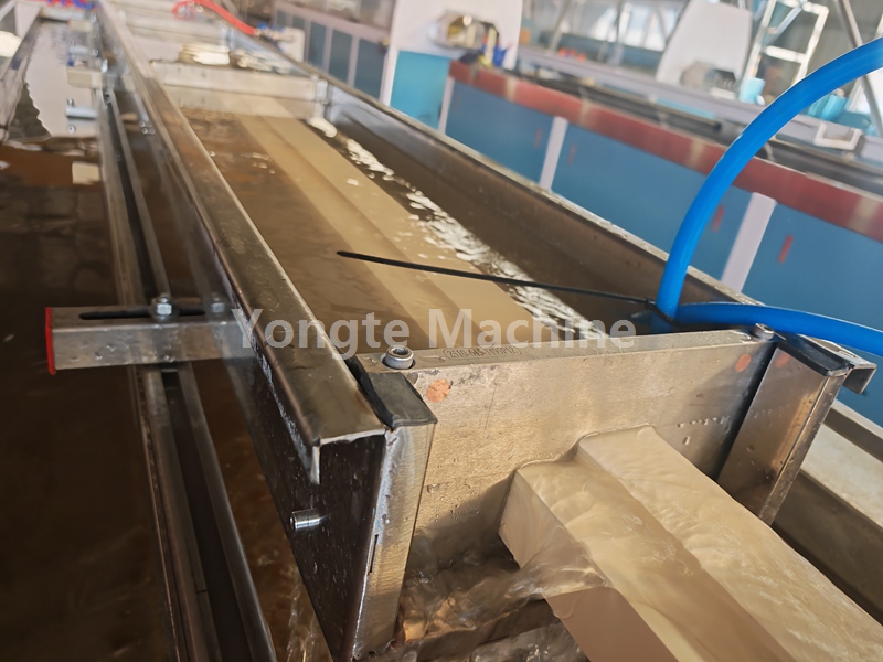 PVC-WPC-Türprofilmaschine