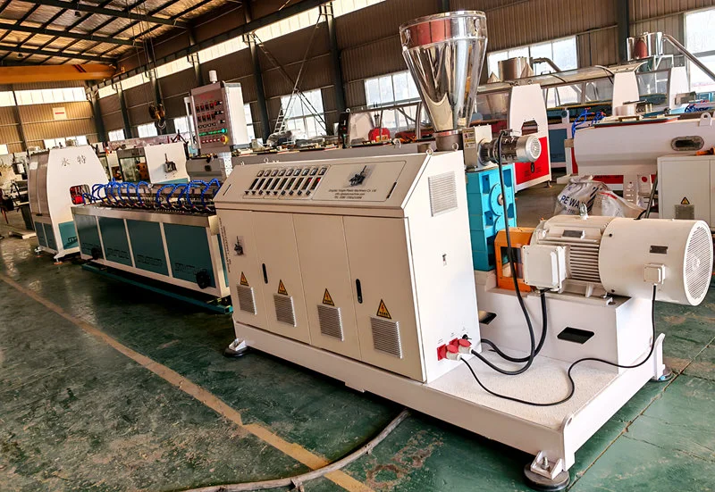 Maschine zur Herstellung von Gummischläuchen